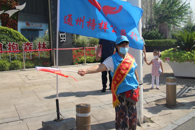 <strong>嗯～荡货疼唔</strong>